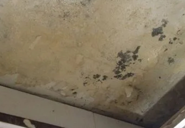石峰阳台漏水维修公司分享下石峰卫生间渗水维修需要注意哪些问题。